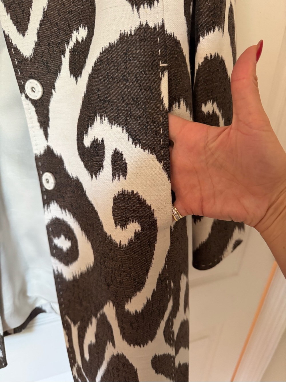 Carlisle White and Brown Patterned Long Blazer - Picture 3 of 3